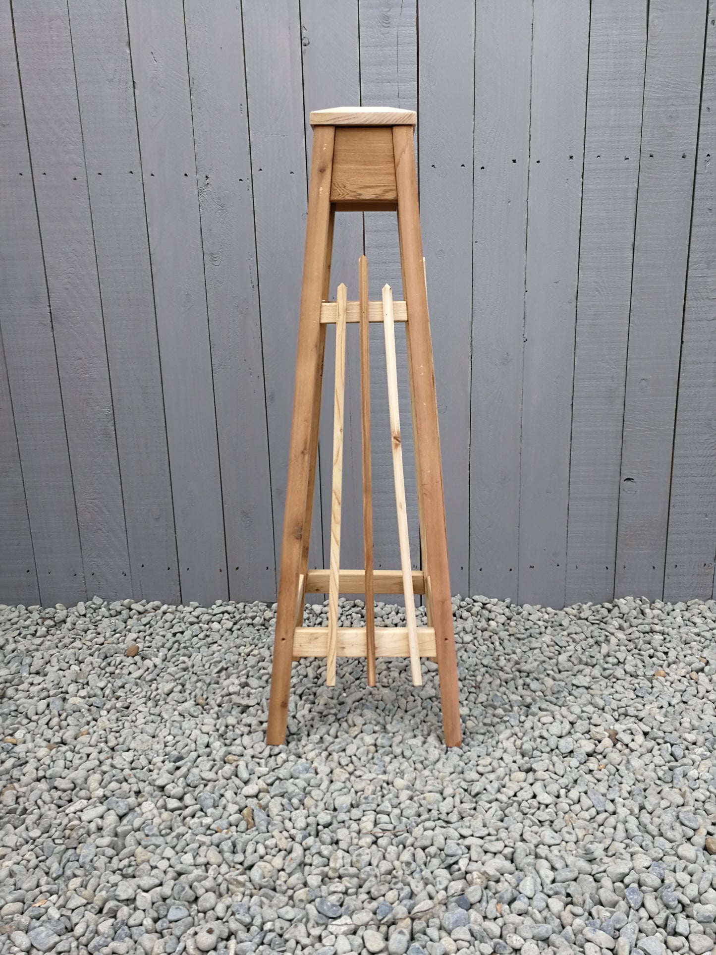 4' (50") Cedar Tuteur | Vertical Gardening Structure | 3 Vertical Pickets Per side | Plant Stand